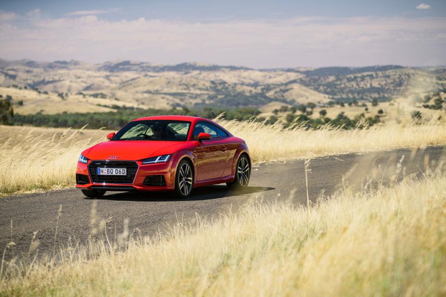  Audi TT Coupe 2.0 TFSI Quattro S-Line (8S) 2015 года  (AU) (фото 1 из 17)